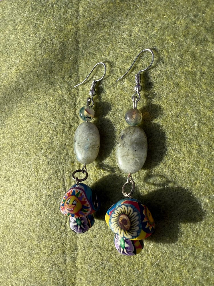 Image of Hippie mushroom labradorite earrings ๐๐๐