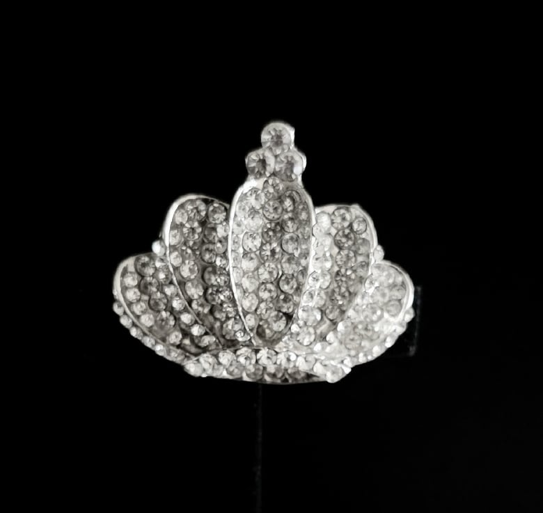 Image of Silver Rhinestone Queen Brooch