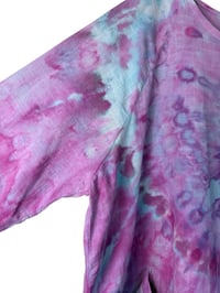 Image 7 of 1XL Cotton Woven Forager Top in Raspberry Spiral Ice Dye