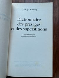 Image 3 of Le dictionnaire des présages et des superstitions, par Phillipa Waring, 1993.