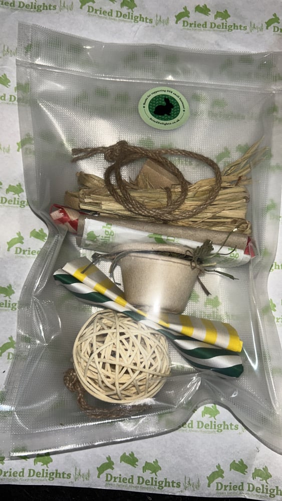 Image of Dried Delights Recycled Enrichment Toy (and make your own option)