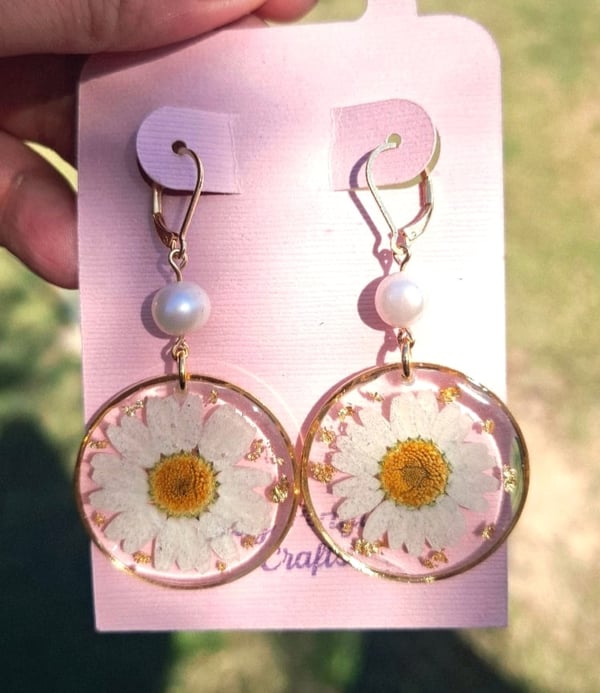 Image of Forever White Daisy Pearl Earrings 