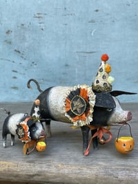 Image 18 of Halloween Party Pig