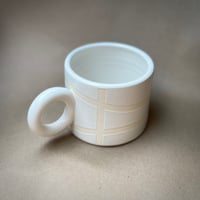 circle handle mug