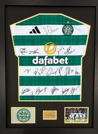 Signed Framed Celtic Squad 2025/26 Shirt (GOLD)