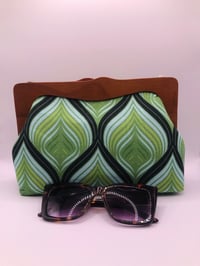 Image 3 of Green Onion Clutch