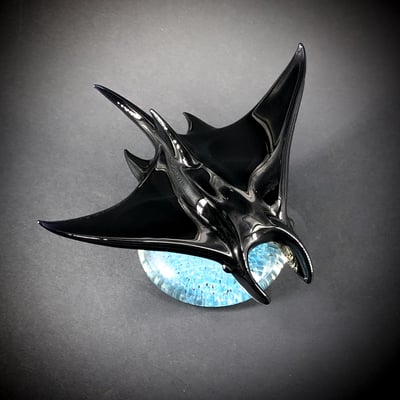 Image of Manta ray on Frit base