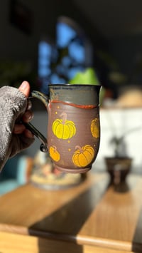Image 6 of Pumpkin mug 02
