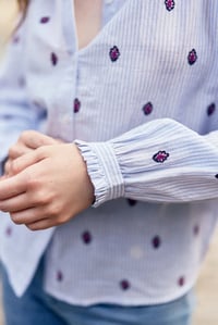 Image 3 of Blusa Blooma Rayas Bordada
