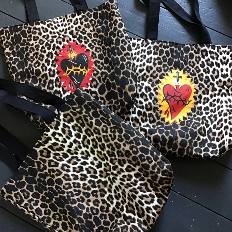 new dark leopard sacred heart bag Image 2
