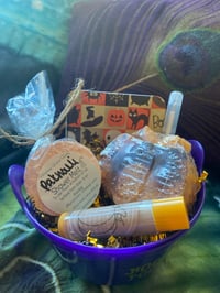 Image 1 of Boo basket 