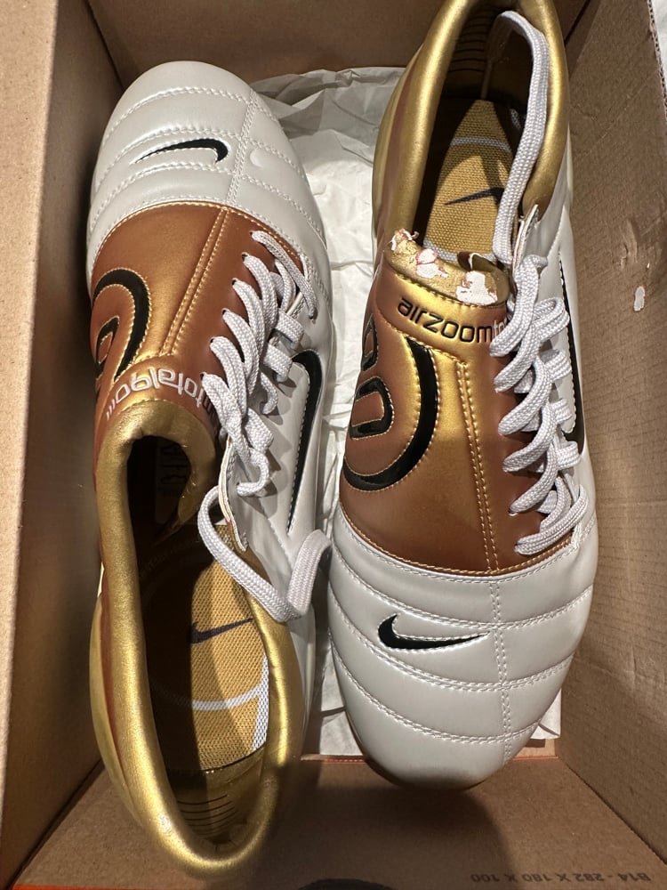 nike 90 gold