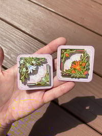 Image 3 of Seasonal Lily Corners