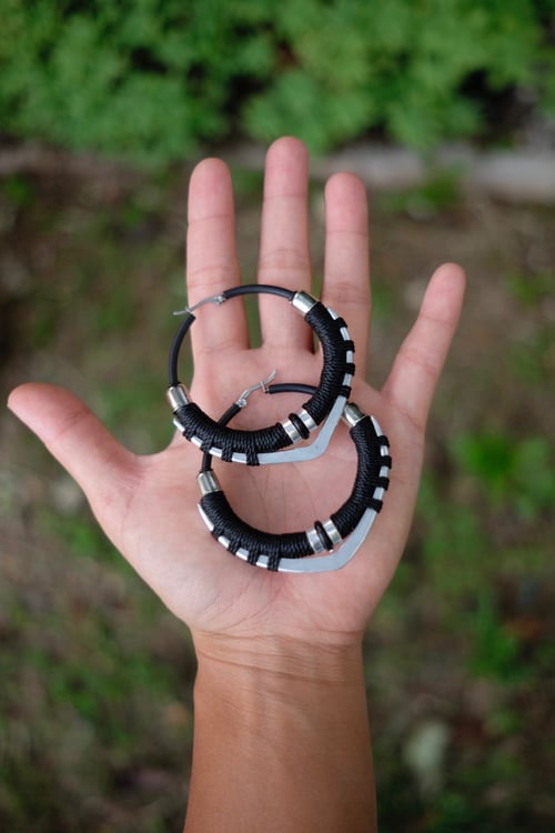 Image of Dali hoop earrings 