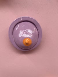 Image 1 of Borst aan de wand, lila, nr 19