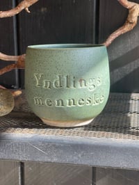 Image 2 of Yndlingsmenneske Mørkegrøn