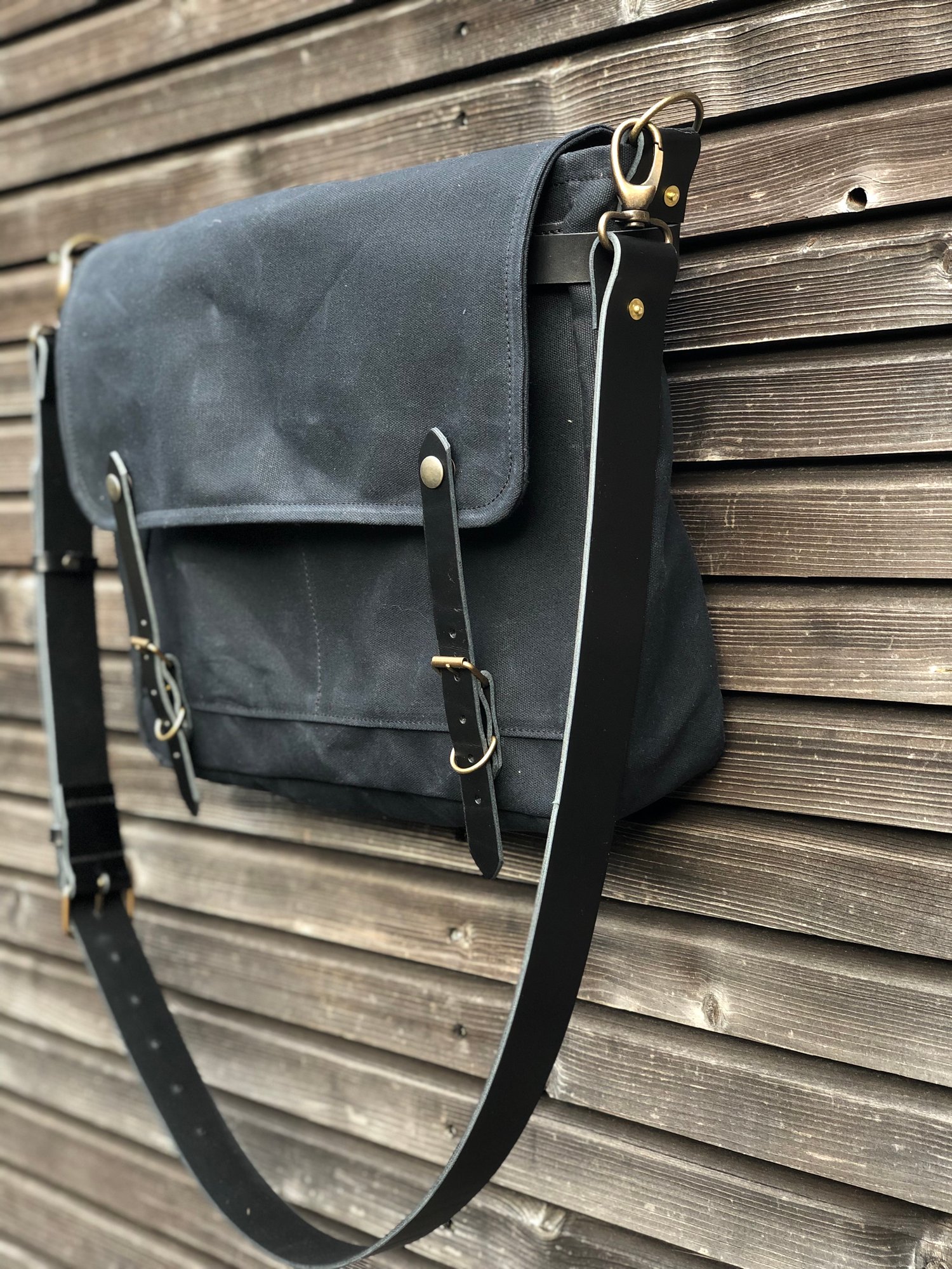 Image of Black satchel in waxed canvas / Musette with leather cross body strap UNISEX