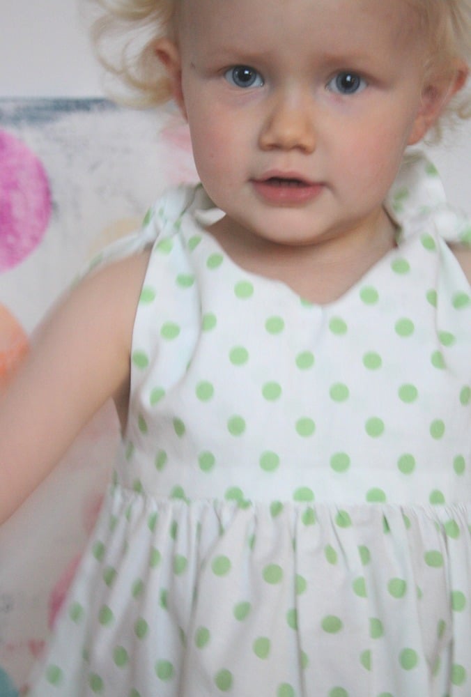 Rabbit Top-green dot