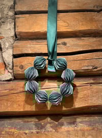 Image 1 of Flaskegrønn origami krans (liten) - TinaTing