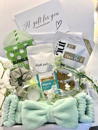 Image 1 of Green pamper hamper
