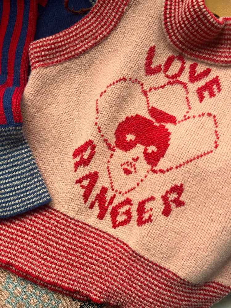 LOVE RANGER SLEEVELESS SWEATER