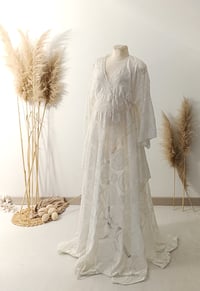 Image 3 of Off white lace dress for photoshoots | Colette | size M | off white | maternity photo props