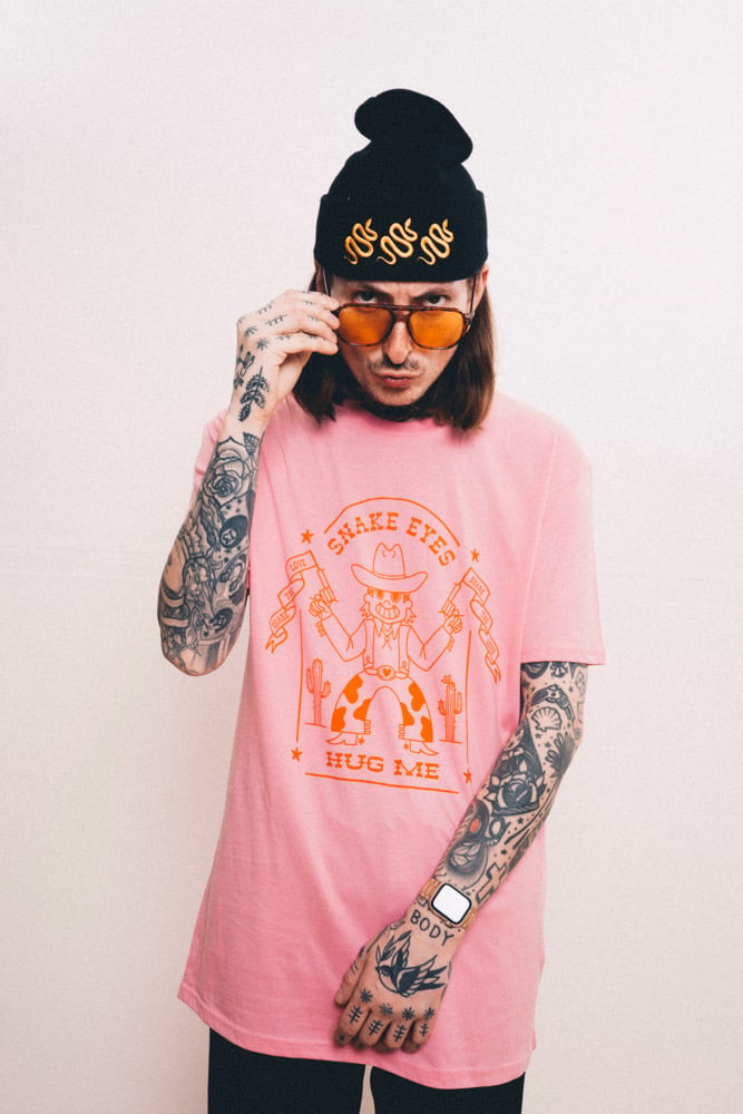 'hug me' t-shirt