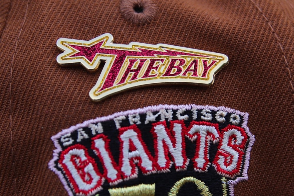 Image of 2000 All Star Pin v2 - Red/Gold
