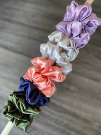 Image 2 of Satin scrunchie 