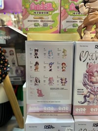 Image 2 of Dora material vistas Blind Box