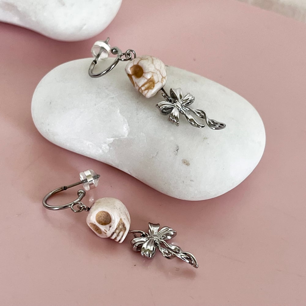 Image of Skull and Bow Half Hoops