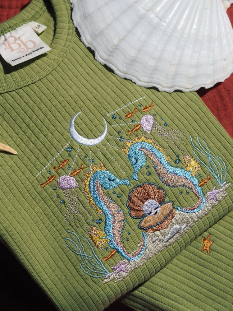 Image of Belle & Bee Collaboration - Leaf short sleeve tshirt