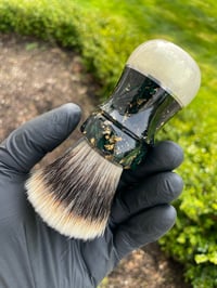 Image 5 of Obsidian Green & Pearl Gold
