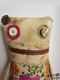 Image 2 of Curious Allie