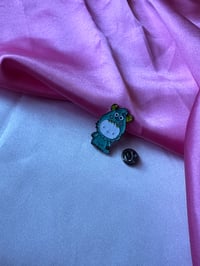 Blue pin