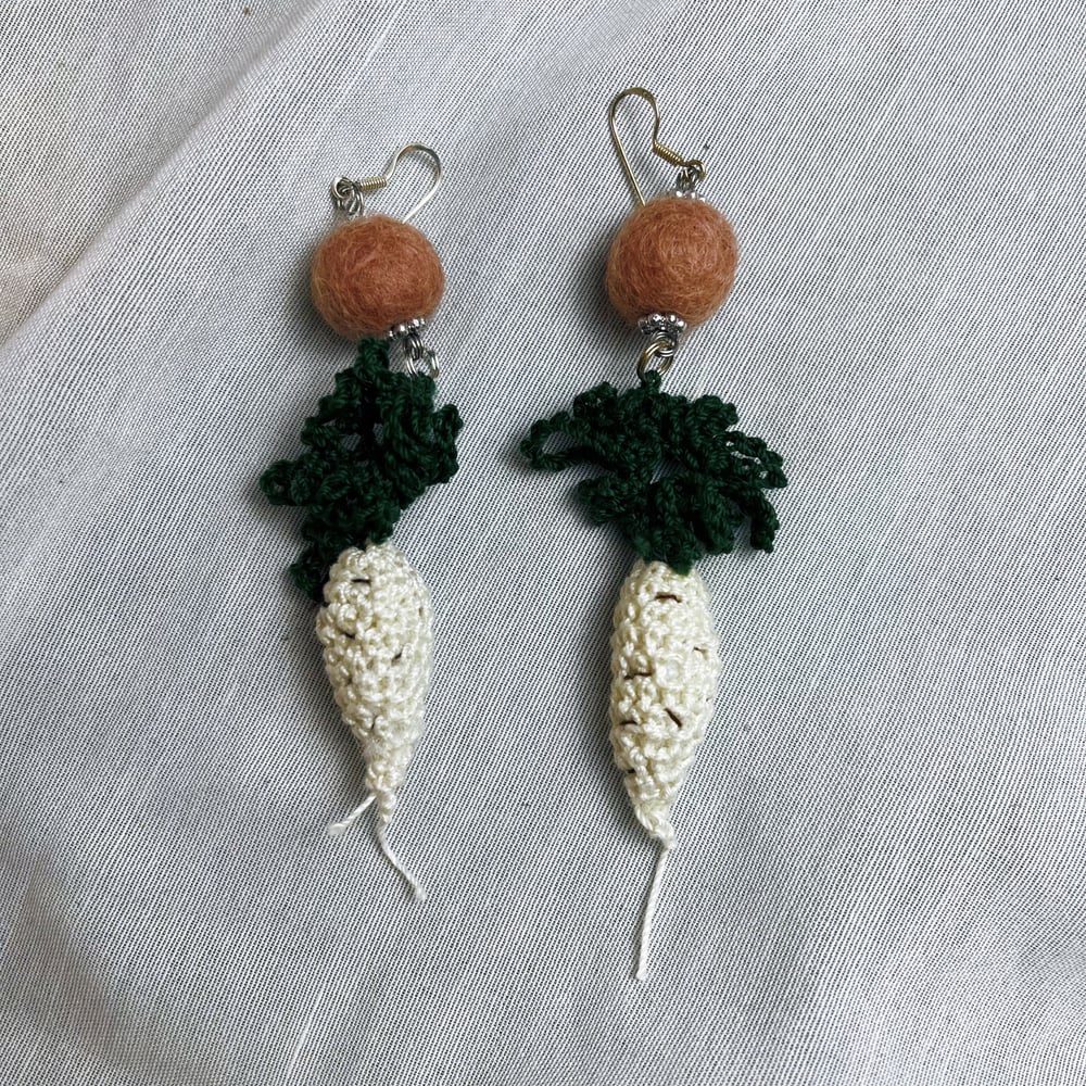 Image of PARSLEY ROOTS crocheted earrings