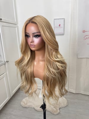 Image of Rita with clip in extensions (pre order)