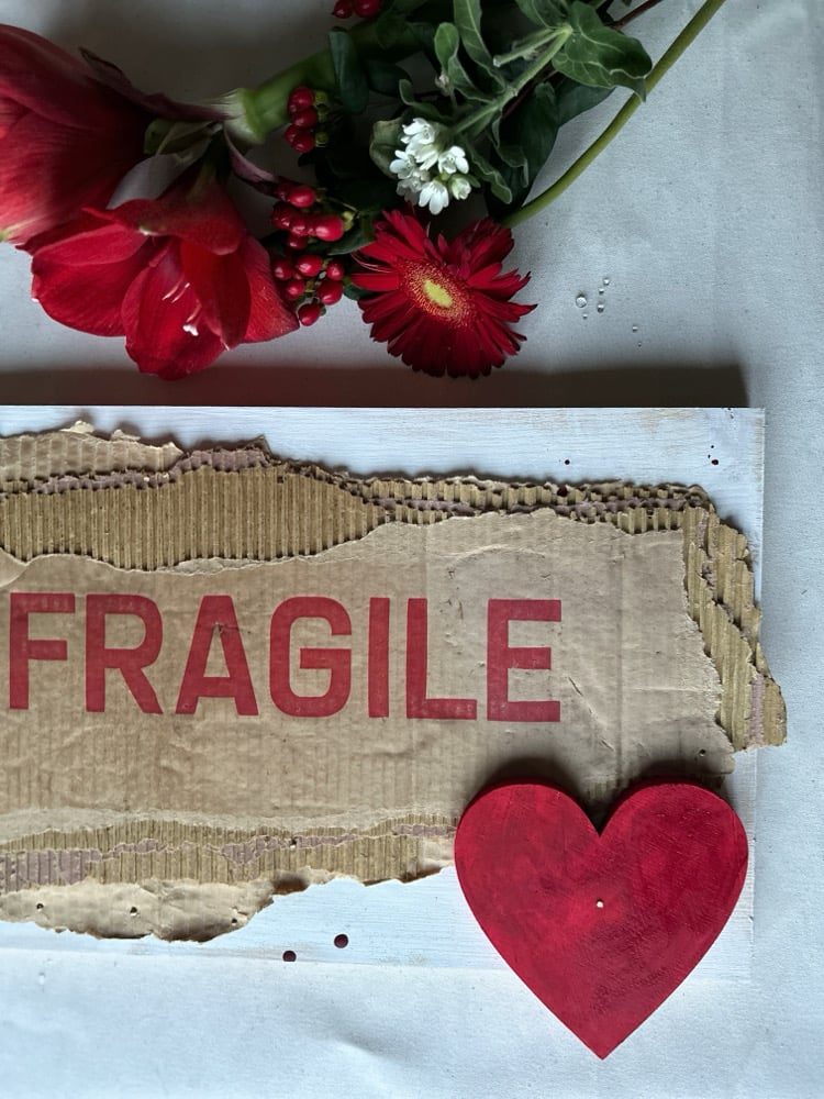 QUADRO SU LEGNO - FRAGILE ♥️