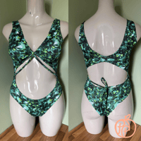 Image 2 of Emerald Peri Bodysuit