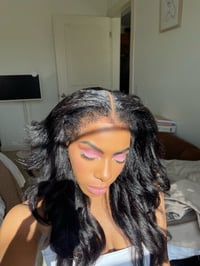 Image 2 of 20 inch KINKY STRAIGHT 360 LACE WIG with 4c KINKY EDGES