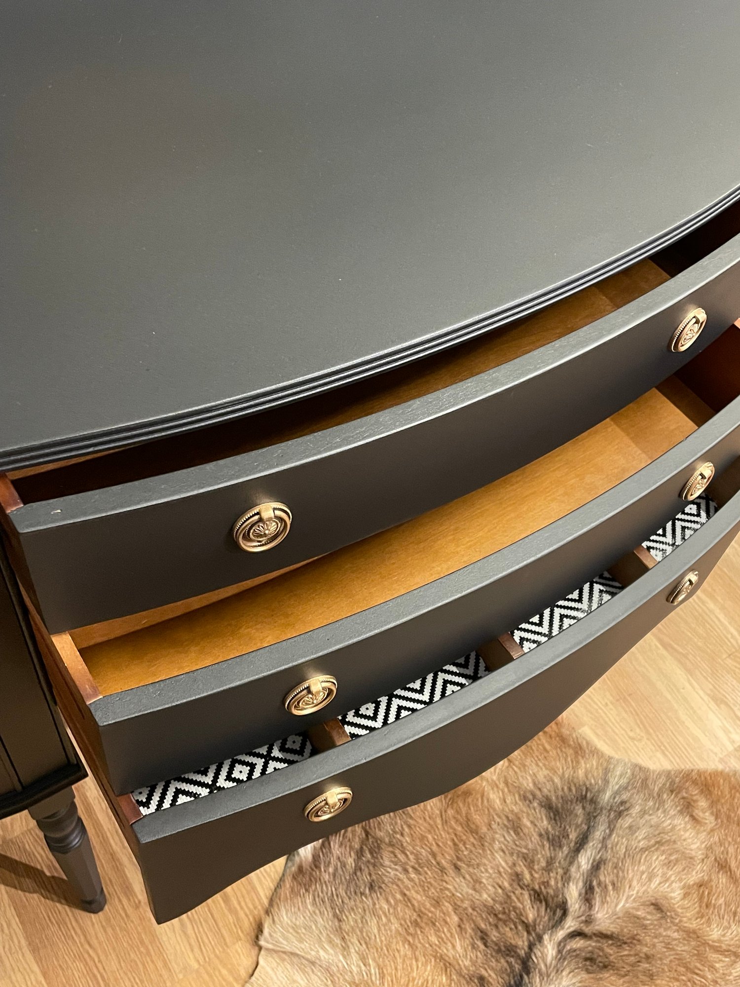 Image of STUNNING BLACK & GOLD MAHOGANY SIDEBOARD