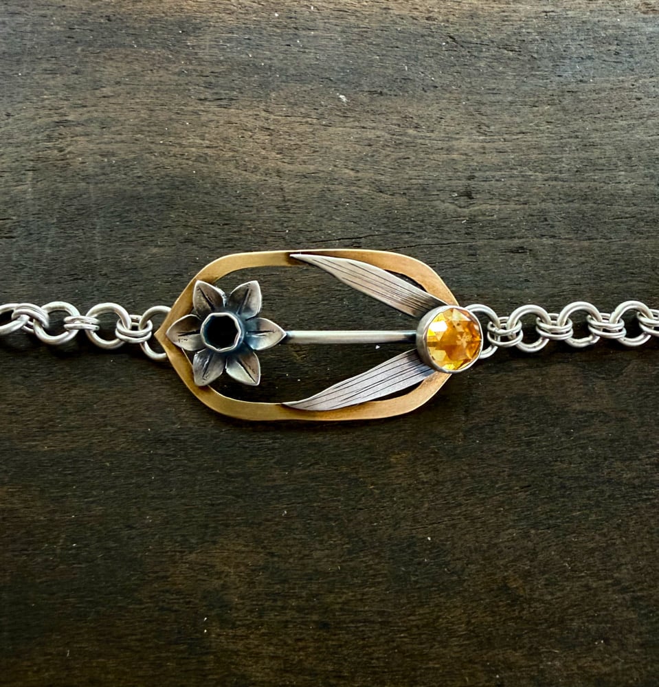 Image of Trumpets of Spring Daffodil Bracelet