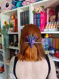 Image 2 of Horquilla pelo Dragón holografico rosa/morado/azul 
