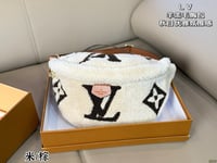 Image 11 of Bum bags (click to browse)