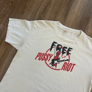 00’s PUSSY RIOT TEE