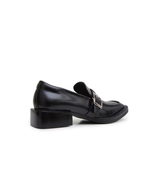 SQUARE BUCKEL LOAFER