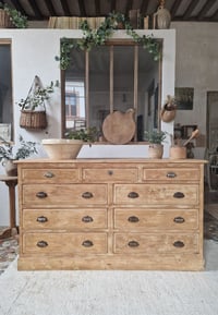 Image 1 of Le comptoir à tiroirs 