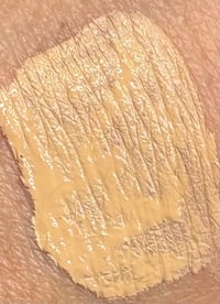Image 2 of brush  Concelear Medium Coverage M145
