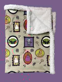 Image 2 of Spooky Jellies Super Fluffy Blanket