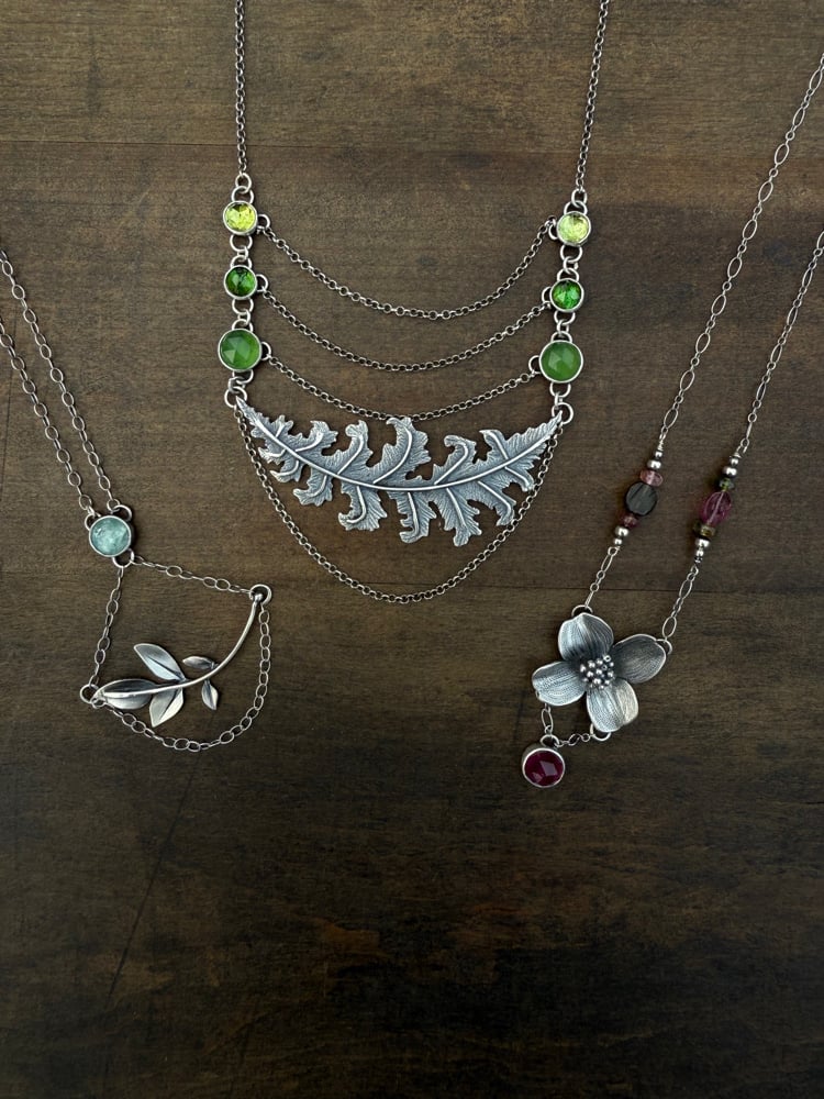 Image of Acanthus Leaf Draped Chain Statement Necklace